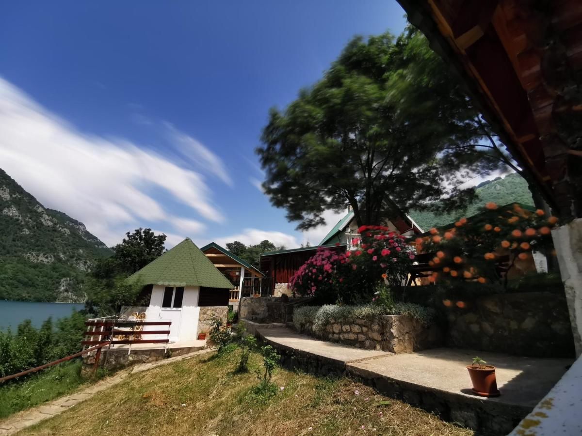 Отели типа «постель и завтрак» B&B Konak Плужине-20