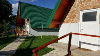 Отели типа «постель и завтрак» B&B Konak Плужине Двухместный номер Делюкс с 1 кроватью (для 2 взрослых и 1 ребенка)-1